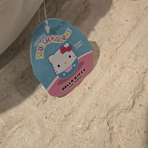 Large hello kitty by Sanrio plushy - Picture 3 of 5